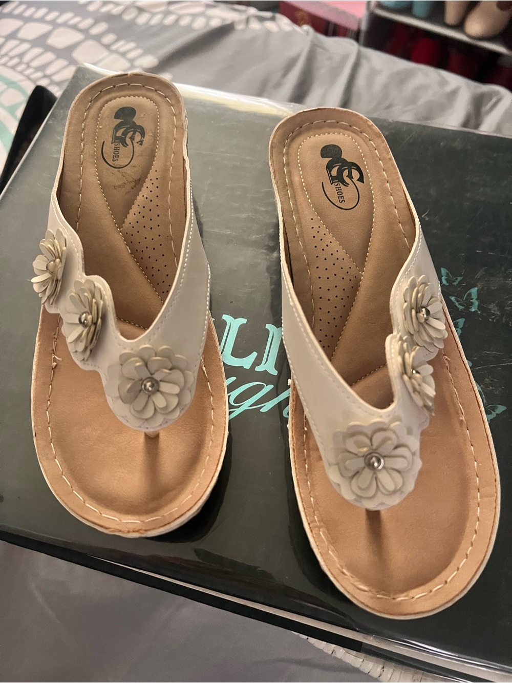 Comfort Floral White Women’s Thong Sandals